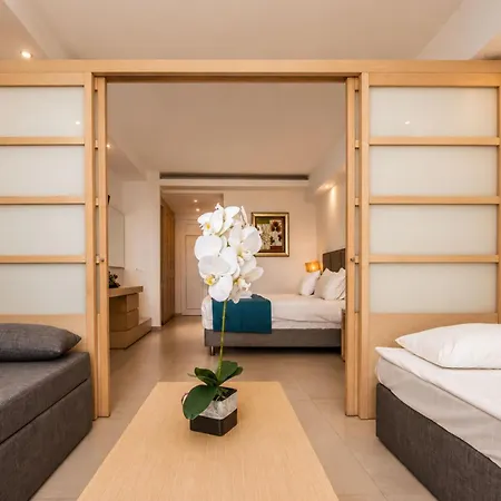 Kamari Hotel 4*