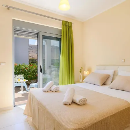 Kamari Hotel 4*