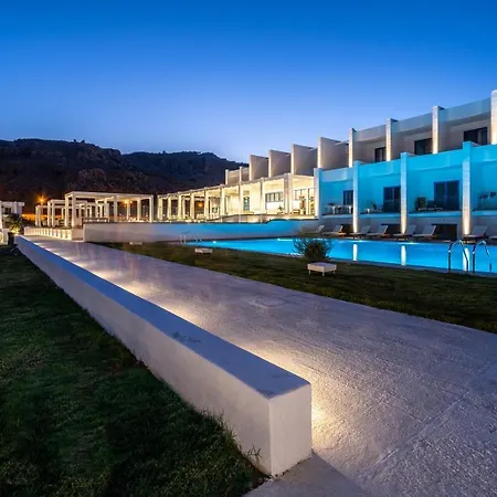 Kamari Hotel 4*