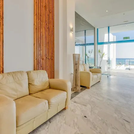 Hotel Kamari 4*