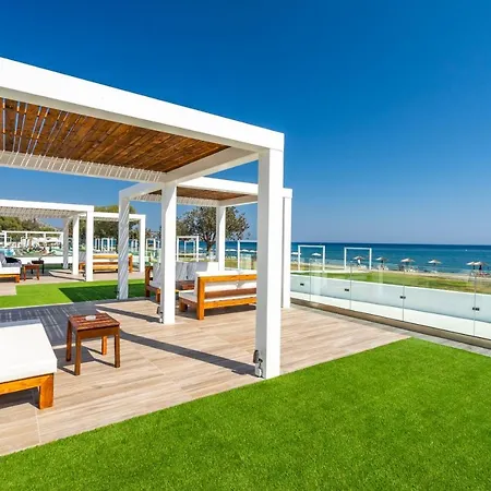 Hotel Kamari 4*