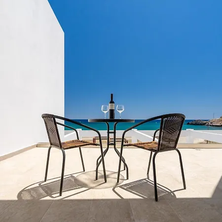 Kamari Hotel 4*