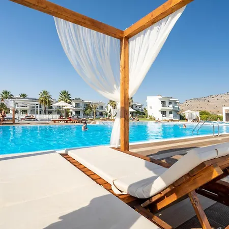 Kamari Hotel 4*