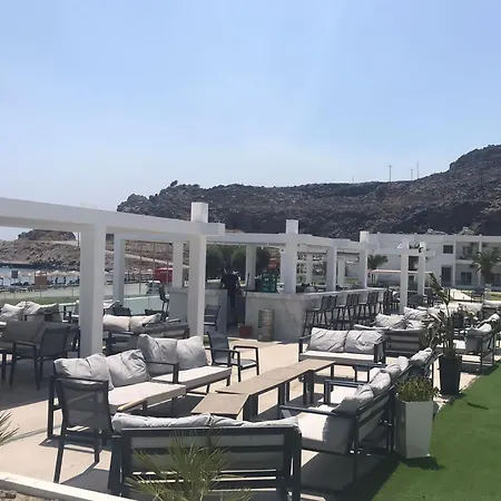 Kamari Hotel