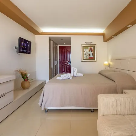 Kamari Hotel 4*