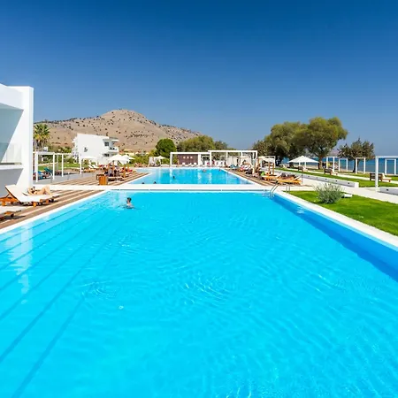 Kamari Hotel