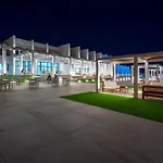 Kamari Отель