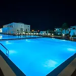 Отель Kamari 4*