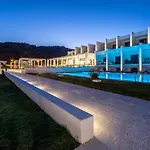 Kamari Отель 4*