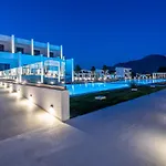 Kamari Hotel 4*