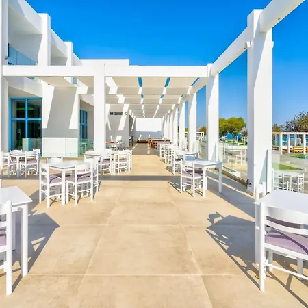 Hotel Kamari 4*