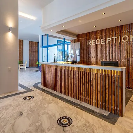 Hotel Kamari 4*