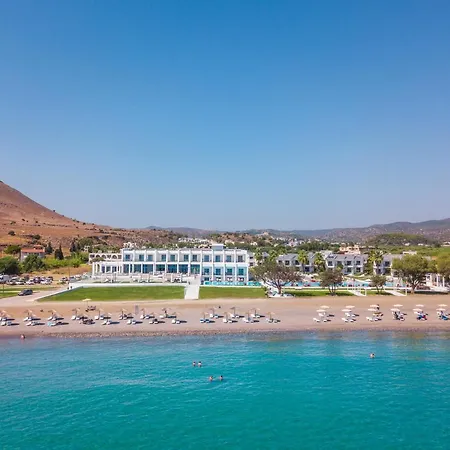 Kamari Hotel 4*