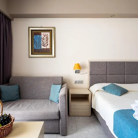 Kamari Hotel 4*