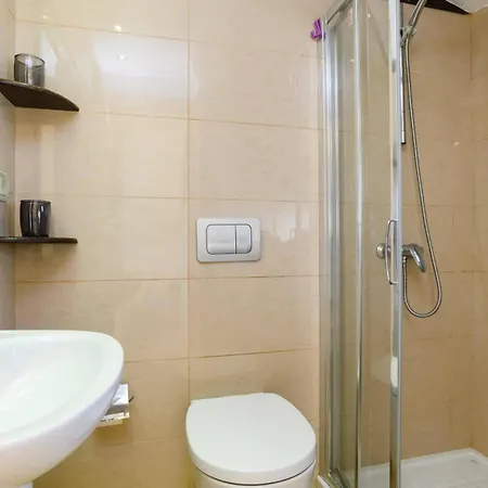 Hotel Kamari 4*