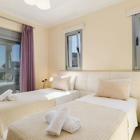 Kamari Hotel 4*