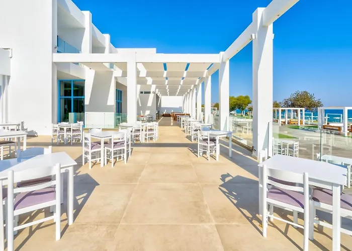 Hotel Kamari 4*
