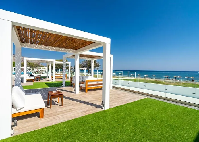 Hotel Kamari 4*