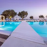 Kamari 4*
